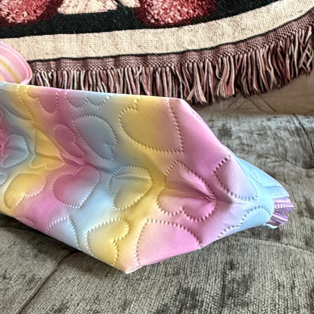 Pastel Heart Quilted Cosmetic Bag - Picture 4 of 5